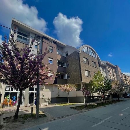 Yellow Ns Leilighet Novi Sad Eksteriør bilde